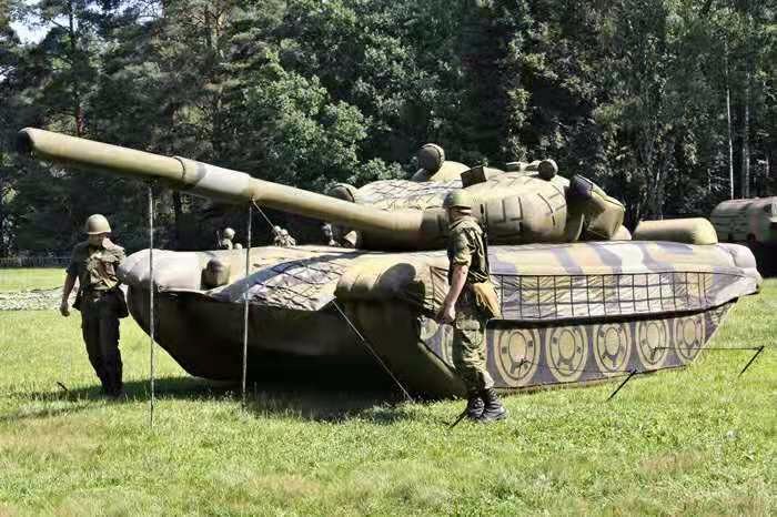 阿合奇大型军用充气坦克